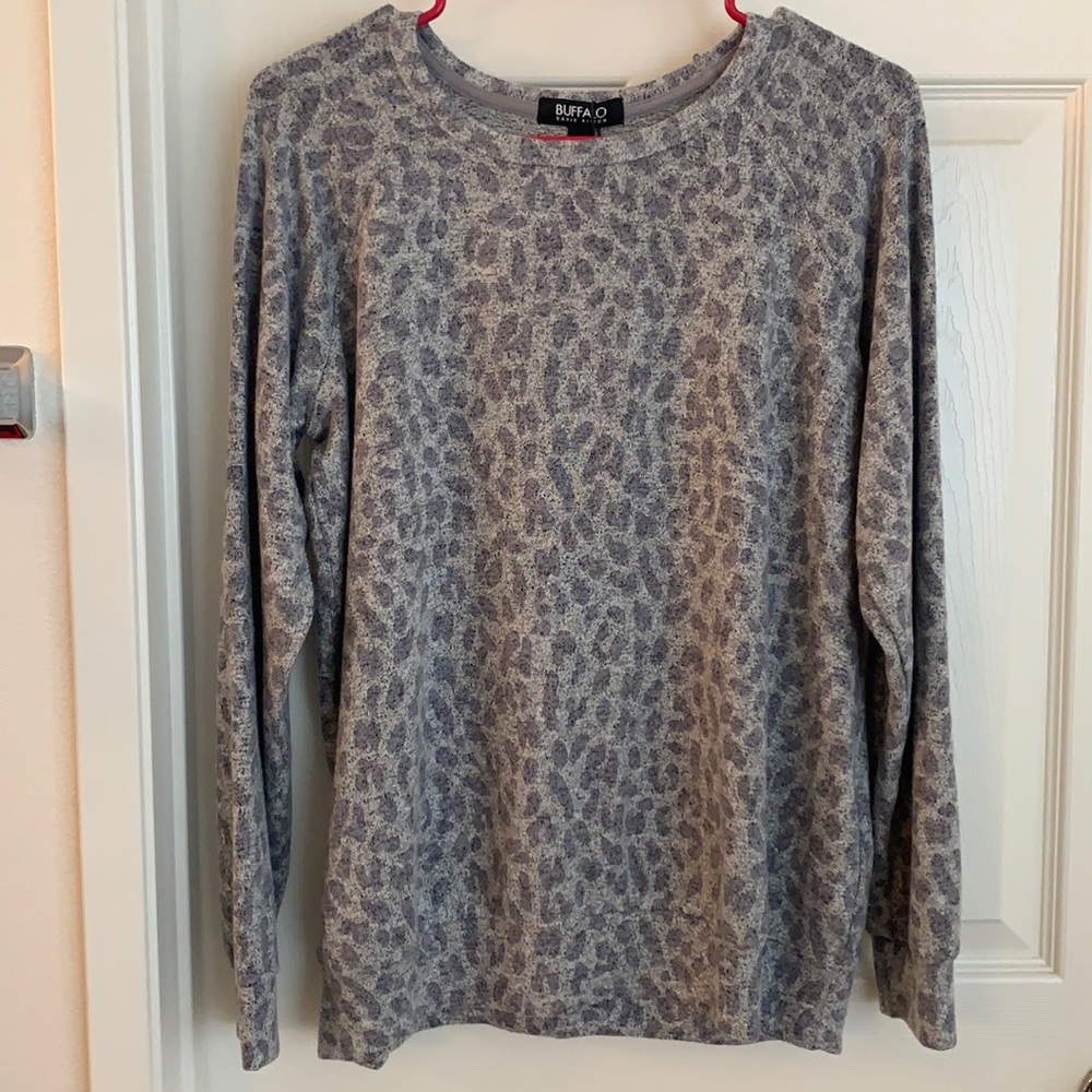 Buffalo grey leopard women’s sweater